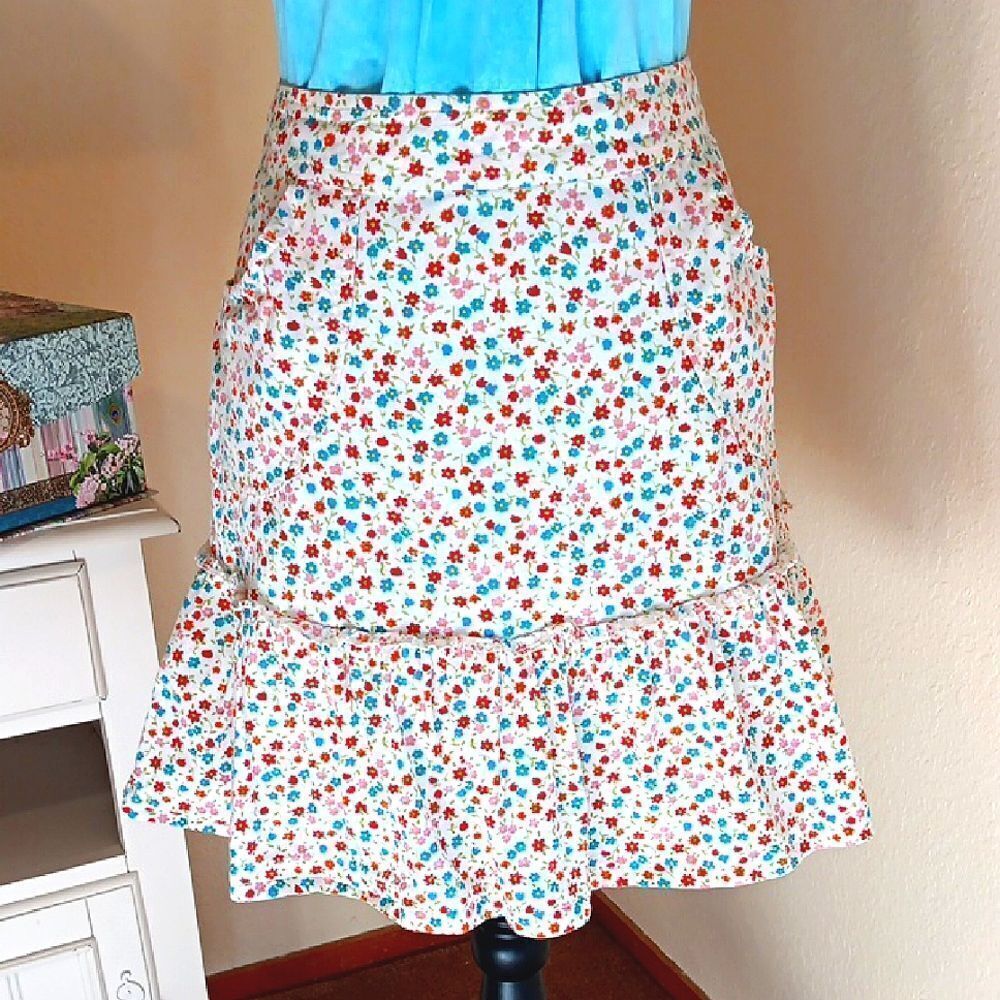 dELiA*s Retro Floral Knee-Length Casual Cotton Skirt. Coquette Girl. Tomato Girl